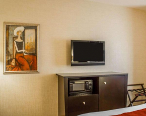 Гостиница Comfort Suites Edinboro  Эдинборо